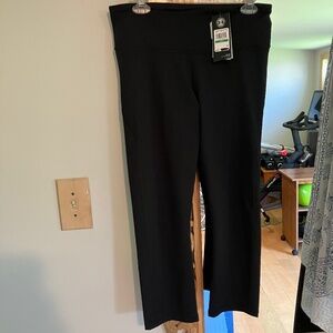 NWT Under Armour Cropped Heat Gear Leggings